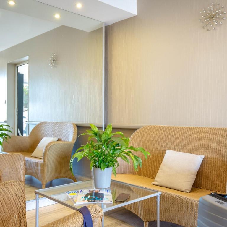 Studio Climatisé Proche Plage et Commerces avec Balcon, Parking, et WiFi à Saint-Raphaël - FR-1-466A-32 - Estudio - 7