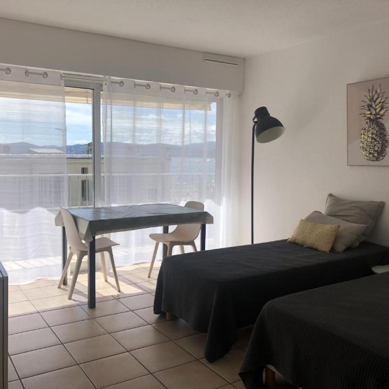 Studio climatisé pour 2, proche plage et commerces, animaux admis, WiFi, parking - FR-1-466A-20 - Estudio - 3