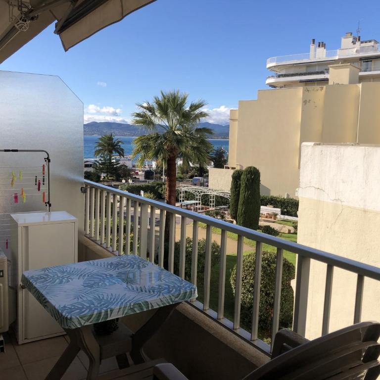 Studio climatisé pour 2/3 - Proche plage et commerces - WiFi inclus - FR-1-466A-22 - Studio - 2