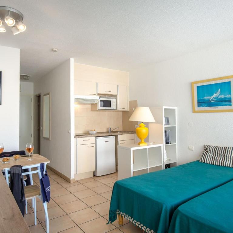 Studio 2/3 personnes près plage, climatisé, balcon, parking, WiFi, petit-déjeuner, Saint-Raphaël - FR-1-466A-37 - Studio - 2