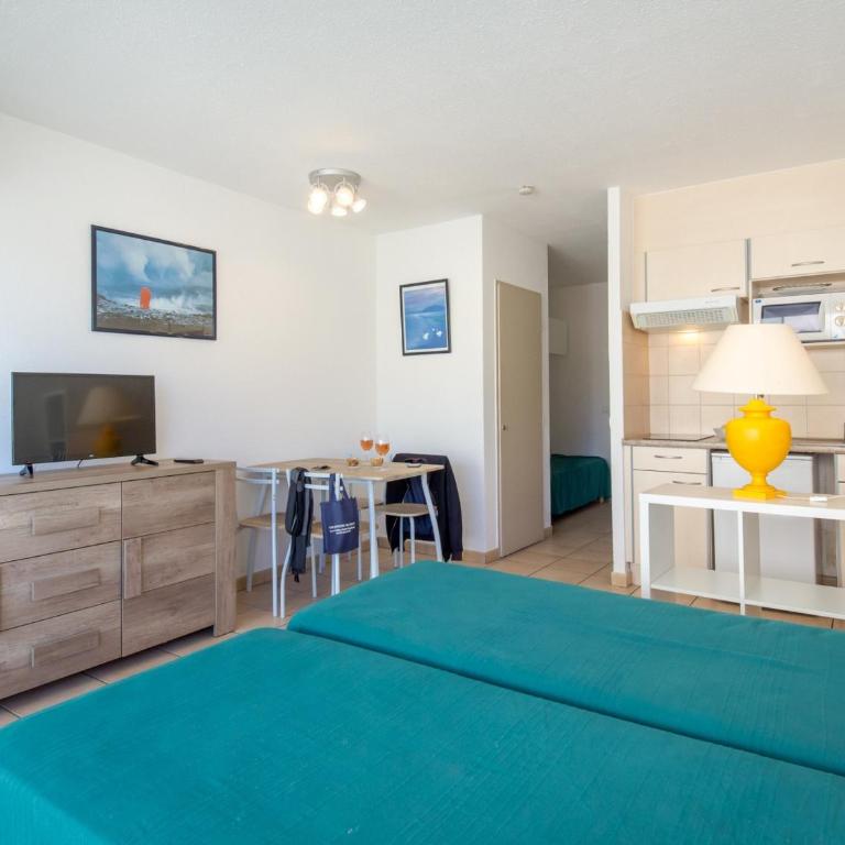 Studio 2/3 personnes près plage, climatisé, balcon, parking, WiFi, petit-déjeuner, Saint-Raphaël - FR-1-466A-37 - Studio - 1