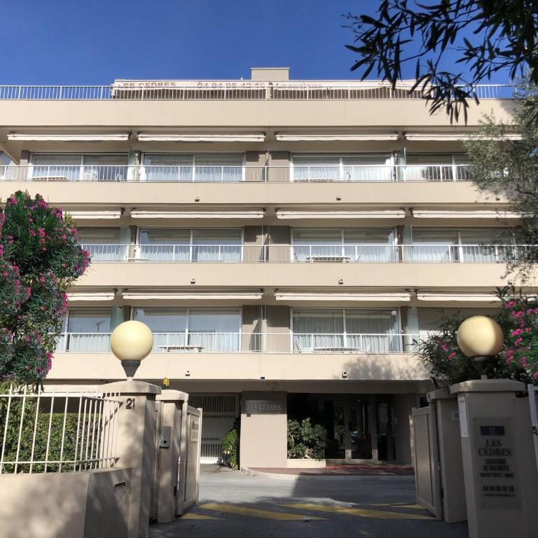 Studio climatisé proche plage, commerces et gare avec balcon, parking et wifi - FR-1-466A-5 - Estudio - 4