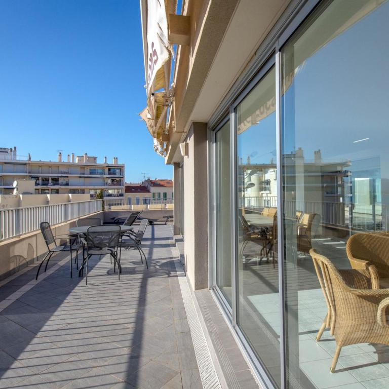 Appartement climatisé avec terrasse, à 50m de la plage et proche commerces, gare et centre-ville. - FR-1-466A-9 - Apartment (5 Adults) - 7
