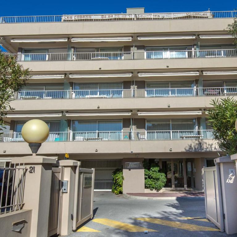 Studio climatisé pour 3 pers, à 50m de la plage, centre-ville Saint-Raphaël, WiFi, parking dispo - FR-1-466A-38 - Studio - 1