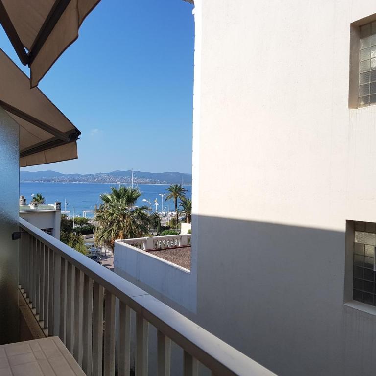 Studio climatisé proche plage et commerces, balcon, parking, linge et wifi disponibles - FR-1-466A-40 - Studio - 1