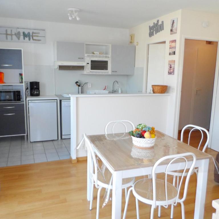 Cabourg: Appartement 2 pièces proche plage avec piscine et parking - FR-1-487-299 - Apartment (4 Adults) - 5