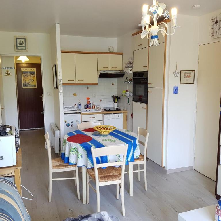Charmant T2 avec Balcon, à 2 Pas de l'Hippodrome de Cabourg, Parking Privatif - FR-1-487-290 - Appartamento (4 Adulti) - 5