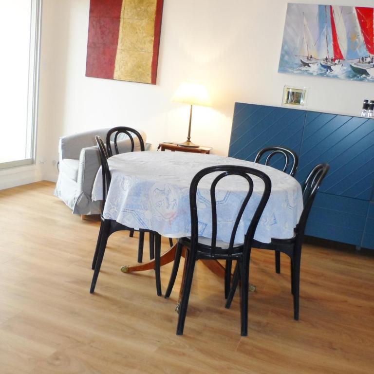 Cabourg : Appartement moderne 4/5 pièces, accès plage, 8 pers, jardin et terrasse, parking, WIFI - FR-1-487-304 - Apartment (8 Adults) - 6
