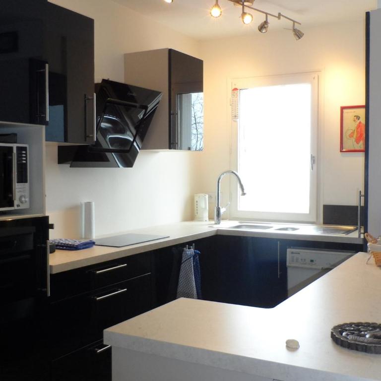 Cabourg : Appartement moderne 4/5 pièces, accès plage, 8 pers, jardin et terrasse, parking, WIFI - FR-1-487-304 - Apartment (8 Adults) - 9
