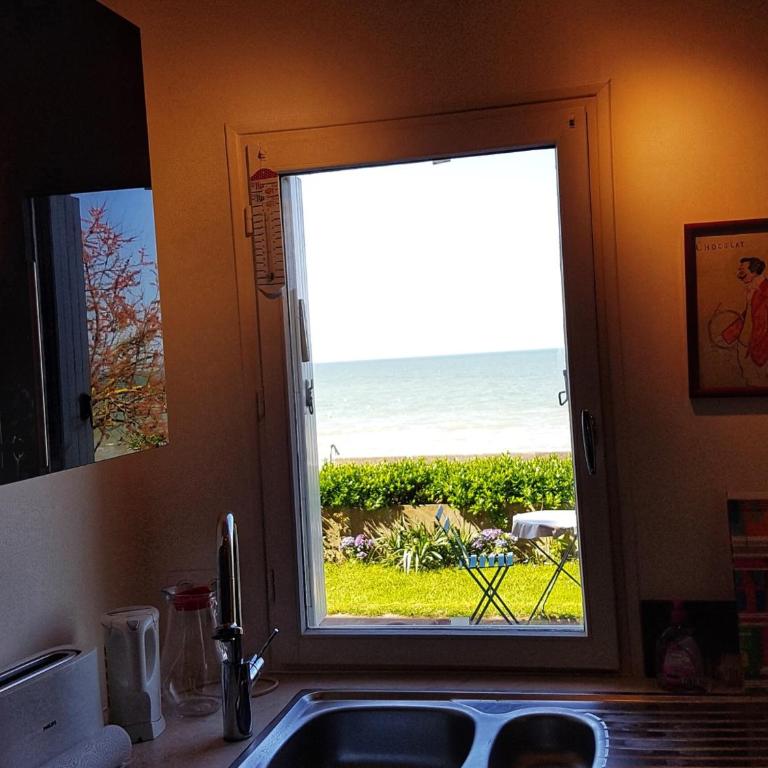 Cabourg : Appartement moderne 4/5 pièces, accès plage, 8 pers, jardin et terrasse, parking, WIFI - FR-1-487-304 - Apartment (8 Adults) - 10