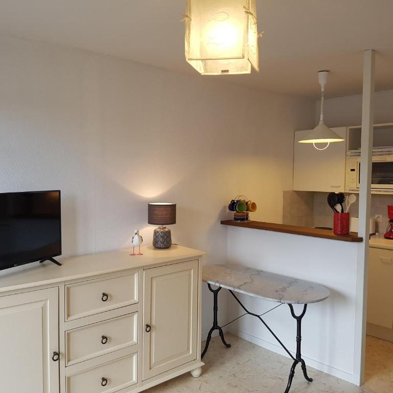 Charmant T2 à Cabourg, proche plage et centre-ville, balcon et parking gratuit - FR-1-487-312 - Apartment (4 Adults) - 7