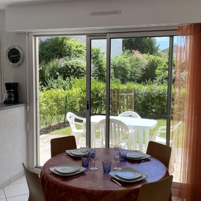Cabourg : Studio Rez-de-Jardin Proche Plage, Animaux Acceptés, TV, Wi-Fi Optionnel - FR-1-487-331 - Studio - 1
