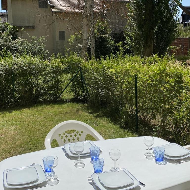 Cabourg : Studio Rez-de-Jardin Proche Plage, Animaux Acceptés, TV, Wi-Fi Optionnel - FR-1-487-331 - Studio - 2