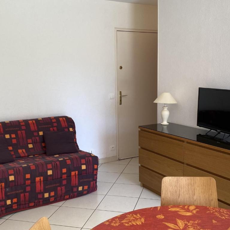 Cabourg : Studio Rez-de-Jardin Proche Plage, Animaux Acceptés, TV, Wi-Fi Optionnel - FR-1-487-331 - Studio - 6