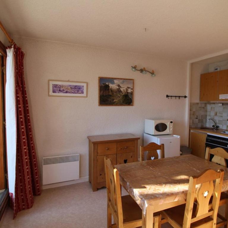 Studio cabine 4 pers, 300m des pistes, balcon, parking, animaux ok - Auris en Oisans - FR-1-297-25 - Apartamento (4 adultos) - 4