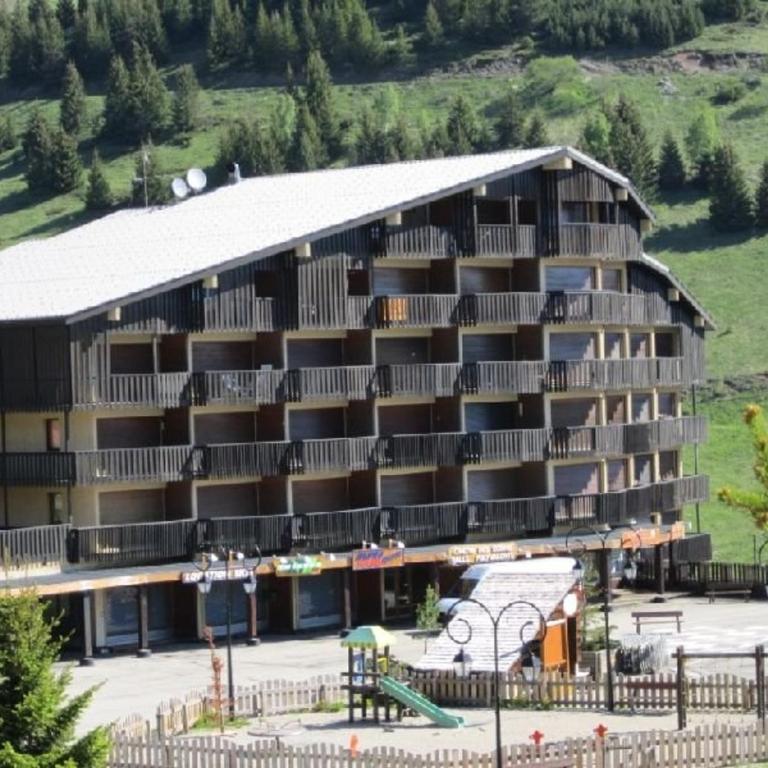 Studio cosy 3 couchages, balcon sud, skis aux pieds, commerces à proximité - Auris en Oisans - FR-1-297-74 - Apartamento (3 adultos) - 10