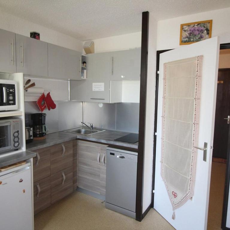 Appartement studio cabine bien rénové à 100m des pistes avec parking - Auris en Oisans - FR-1-297-61 - Appartement (4 Adultes) - 6