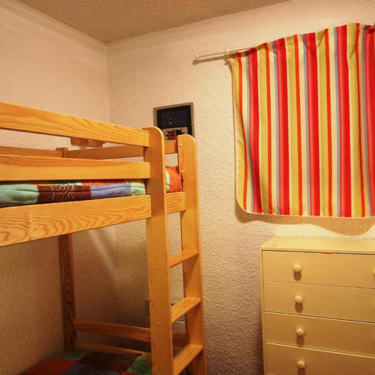 Confortable T2 au pied des pistes avec balcon et parking gratuit - FR-1-297-95 - Ferienhaus - 8