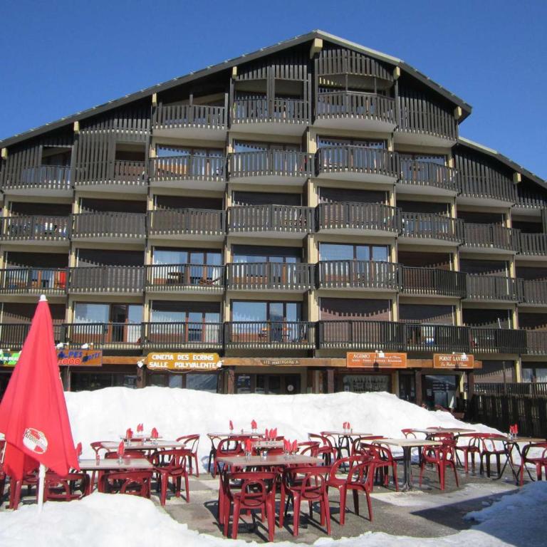 Studio cabine rénové, 4 couchages, pied des pistes, parking, balcon sud - FR-1-297-160 - Apartment - 4