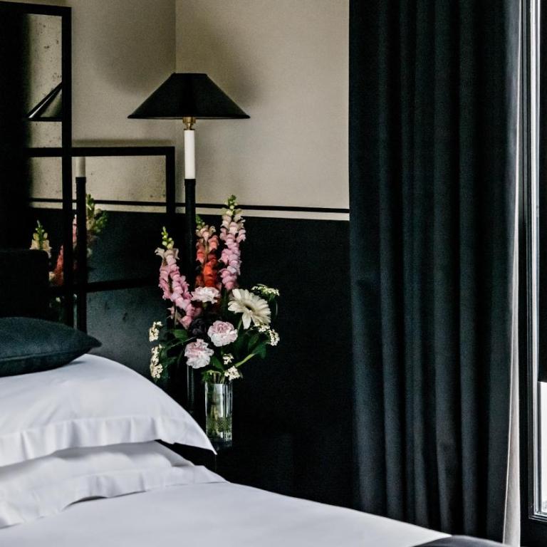 Monsieur George Hotel & Spa - Champs-Elysées - Chambre Double Classique avec Balcon - 4