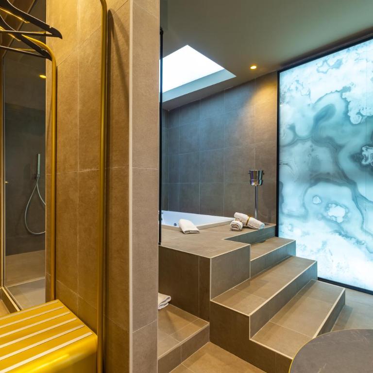 GOLD SUITE&SPA - Camera King con Vasca Idromassaggio - 14