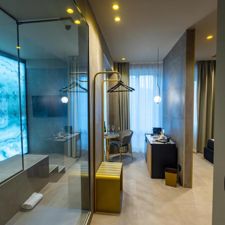 GOLD SUITE&SPA - Camera King con Vasca Idromassaggio - 17
