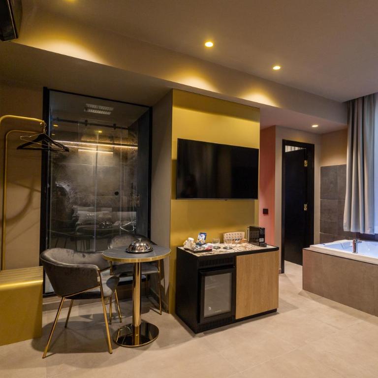 GOLD SUITE&SPA - Camera Queen con Vasca Idromassaggio - 6