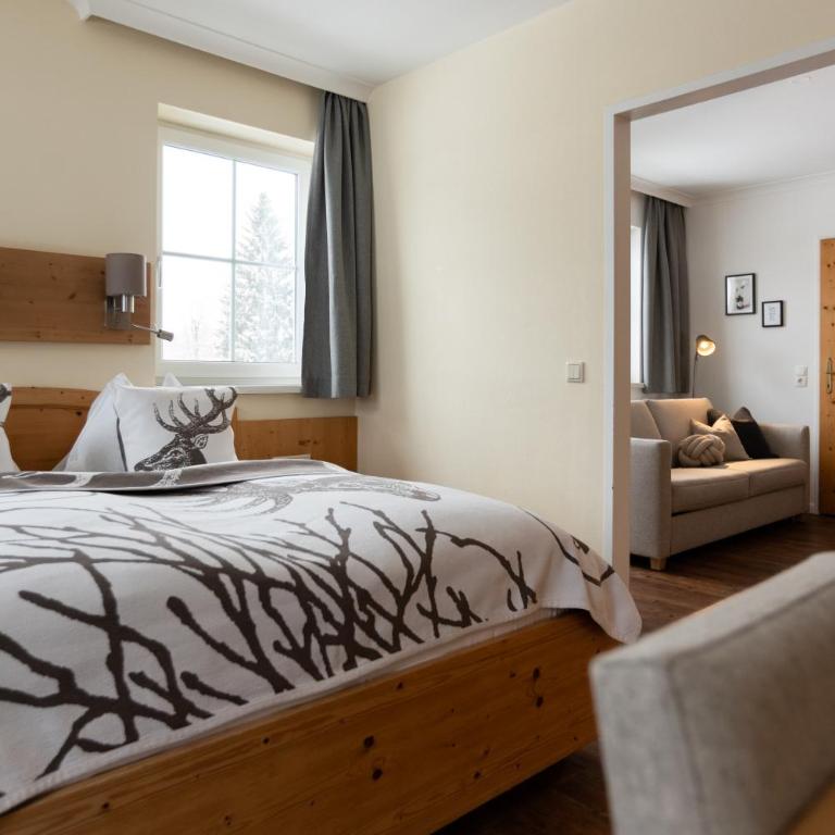 Hotel Jagdhof - Doppelzimmer mit Balkon - 1