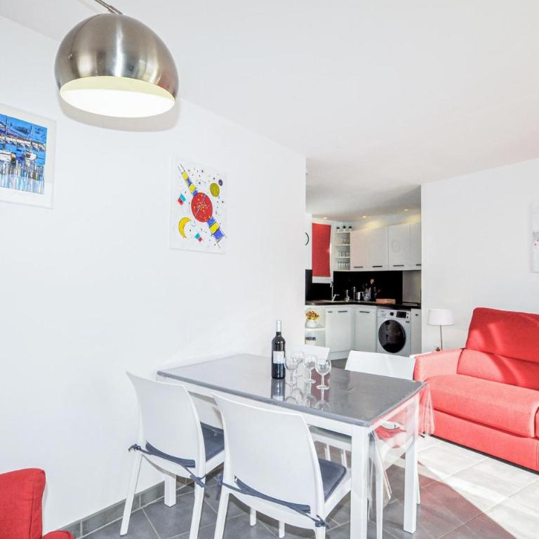Stunning Apartment In Saint Cyprien Plage - One-Bedroom Apartment - 3