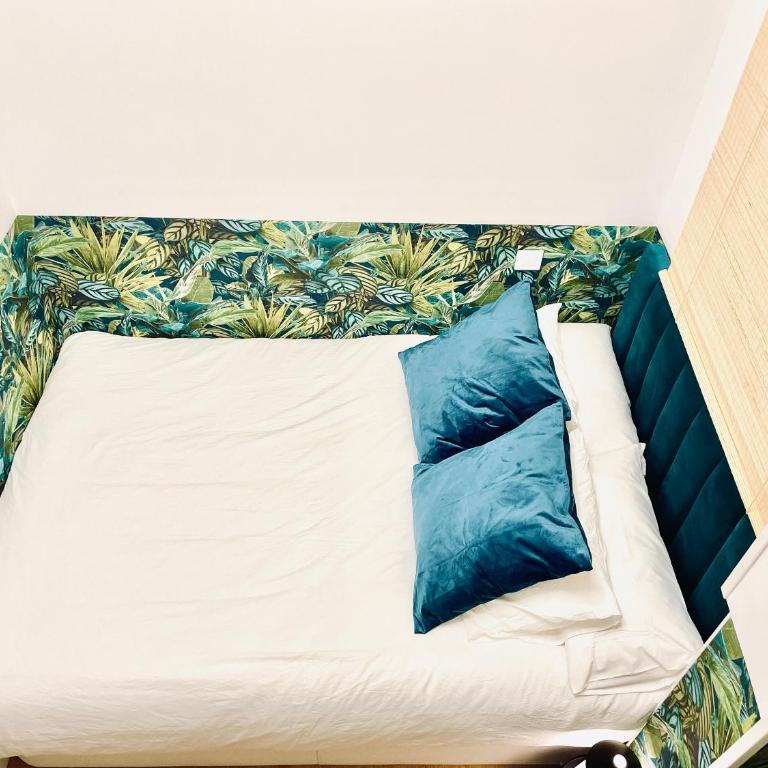 G18_Apartamento para 8 con 3 habitaciones 2 baños en Chamberí - Three-Bedroom Apartment - 24