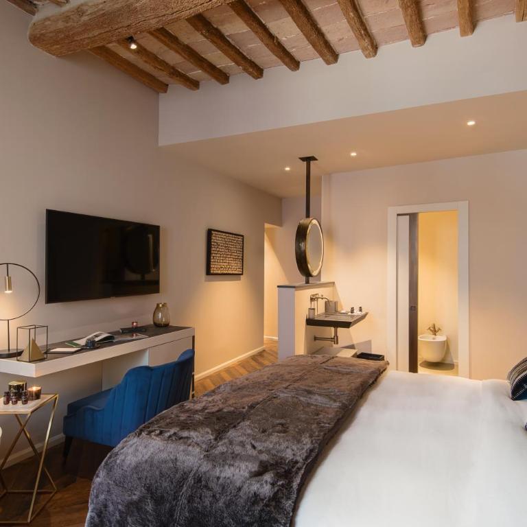 Times Suites - Guesthouse - Etruria Collection - Camera Matrimoniale Deluxe con Vasca - 2
