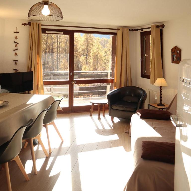 Appartement rénové pour 6 pers., balcon exposé sud, pieds des pistes, proche centre station et calme. - FR-1-322-146 - Apartment (6 Erwachsene) - 1