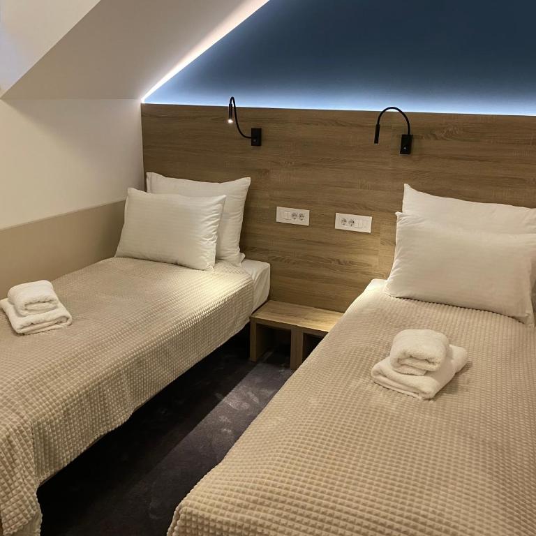 Konak Stella - Dvokrevetna Soba sa Zasebnim Krevetima i Kupatilom - 8