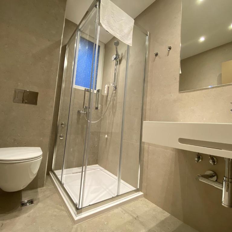 Konak Stella - Trokrevetna Soba sa Kupatilom - 3