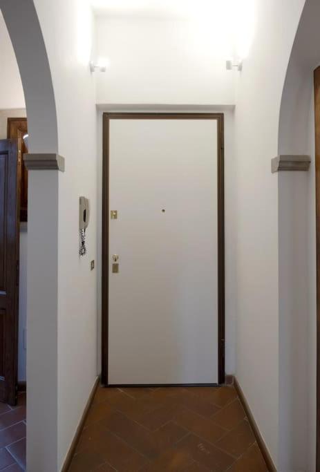 D/T Elegant & Spacious Flat 2' walk train station - Apartment - 54