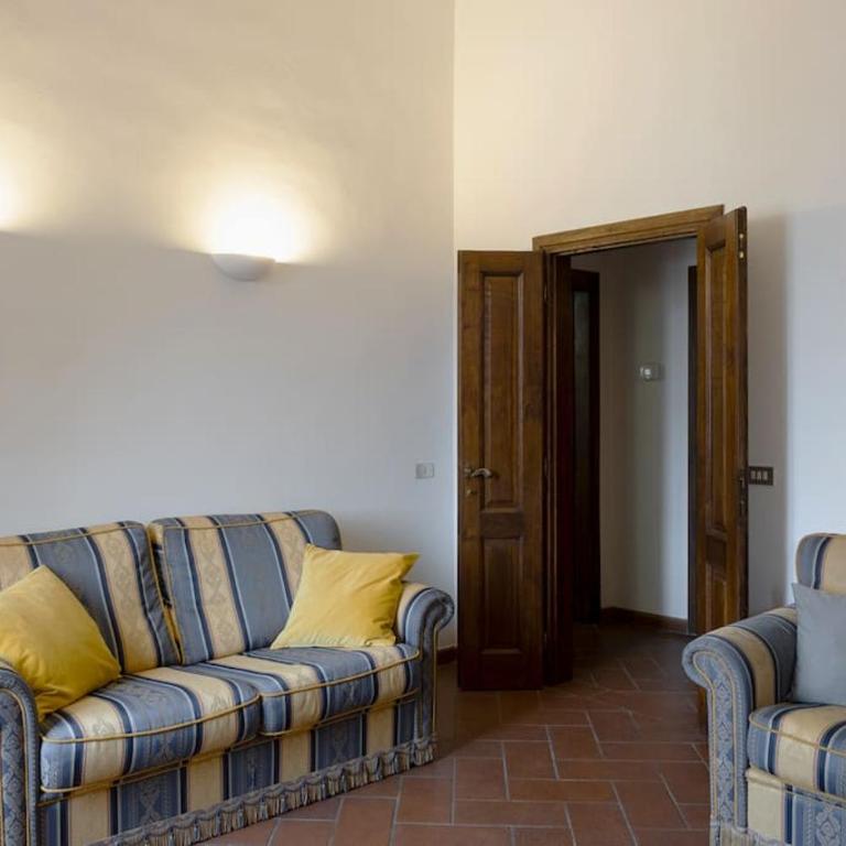 D/T Elegant & Spacious Flat 2' walk train station - Apartment - 49