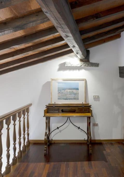 D/T Elegant & Spacious Flat 2' walk train station - Apartment - 52