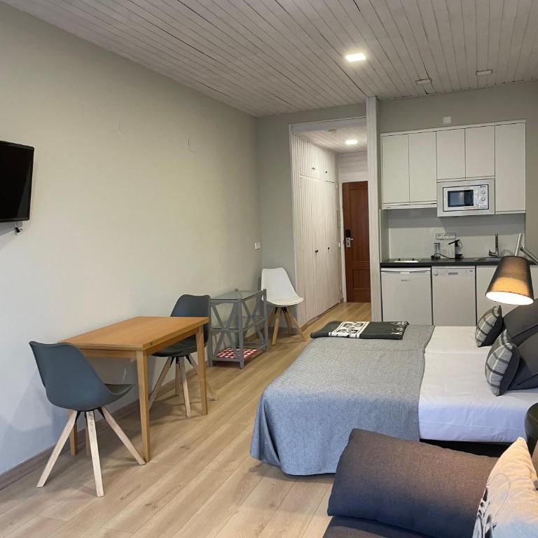 Hotel Edelweiss Candanchú - Chambre Familiale avec Kitchenette - 7