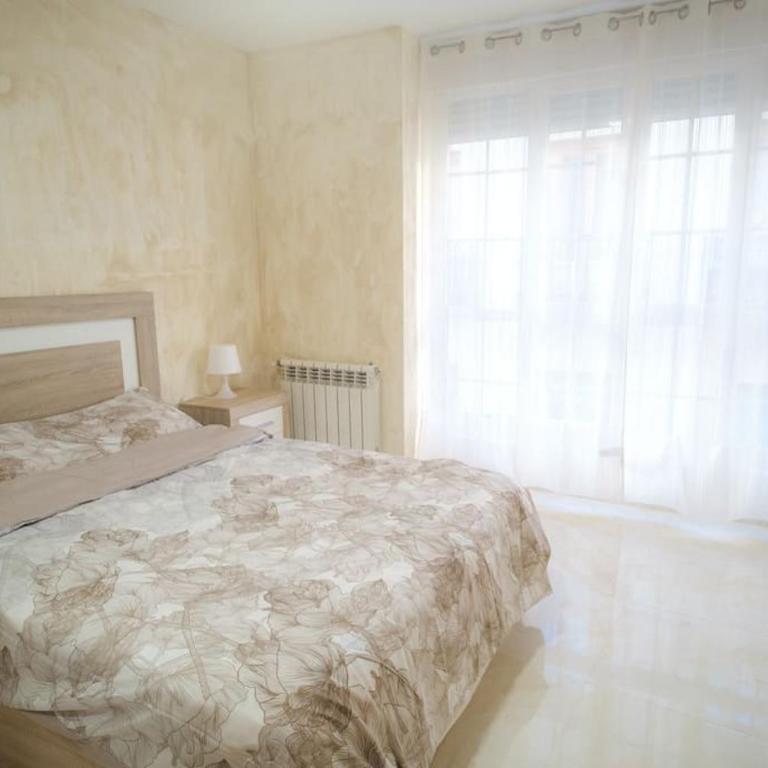 Piso acogedor en Madrid centro - Three-Bedroom Apartment - 4