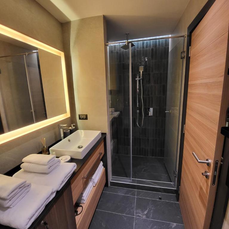 Woodside 430 Apartment - One-Bedroom Apartment - 9