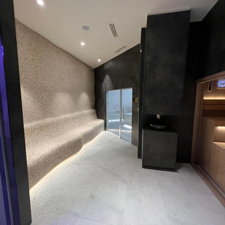 Woodside 430 Apartment - One-Bedroom Apartment - 14