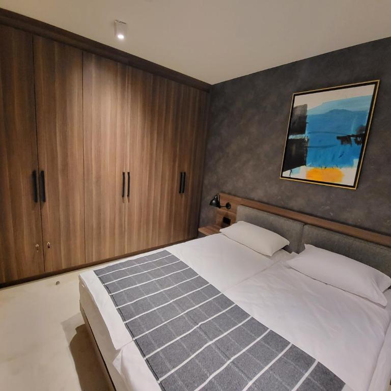 Woodside 430 Apartment - One-Bedroom Apartment - 6