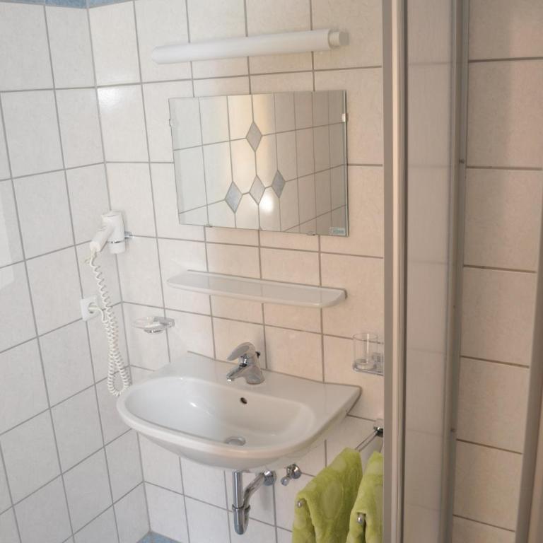 Hotel Garni Bergwelt - Einzelzimmer mit eigenem externen Bad - 3