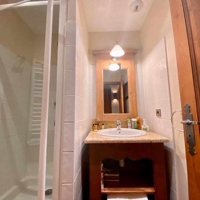 Chalet Mont Blanc - Arc 1950 - Ski-in Ski-out, 2 bed duplex, sleeps 8 - Two-Bedroom Apartment - 20