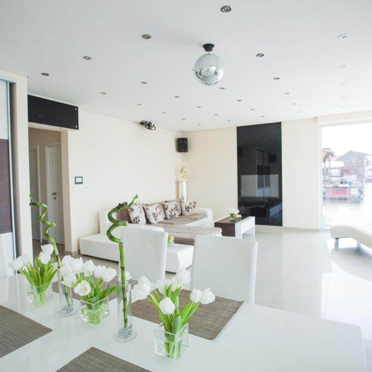 Villa Infinity Floating - Deluxe Villa - 9