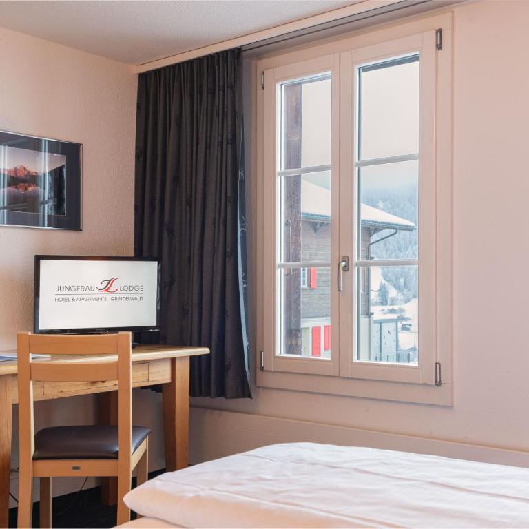 Jungfrau Lodge, Swiss Mountain Hotel - Doppelzimmer mit eigenem Bad und Blick auf den Eiger - 6