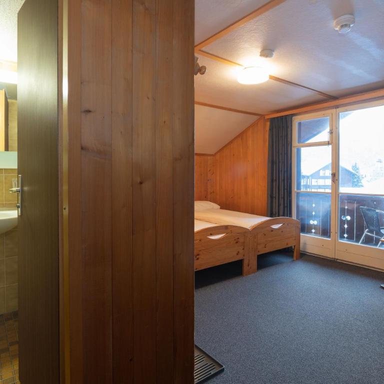 Jungfrau Lodge, Swiss Mountain Hotel - Vierbettzimmer mit eigenem Bad - 3