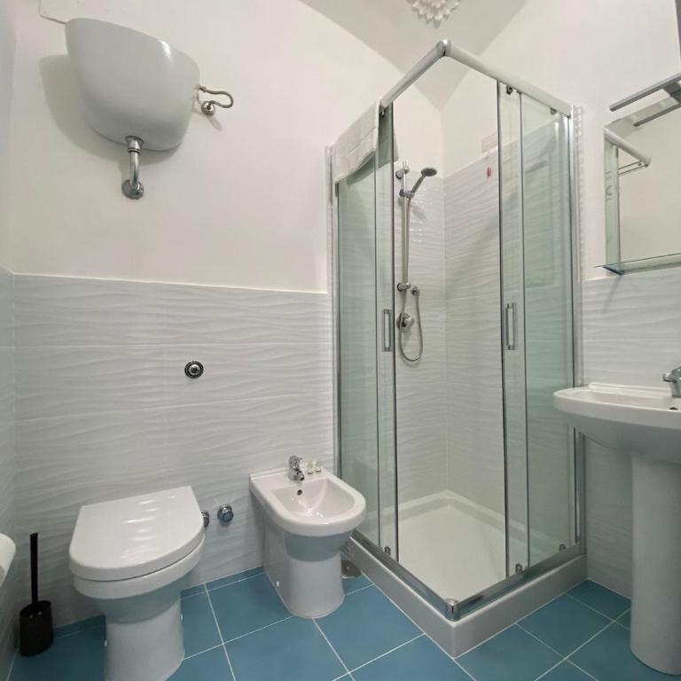 B&B Melina - Camera Matrimoniale con Bagno Privato - 4