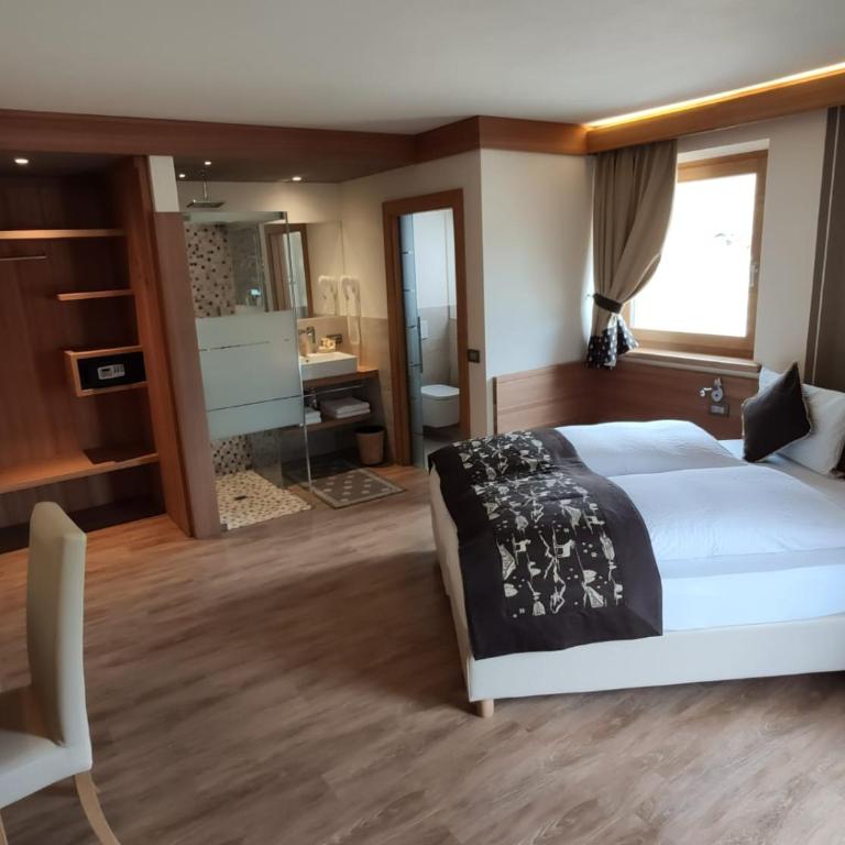 Hotel Bondi - Quadruple Room with Balcony - 4