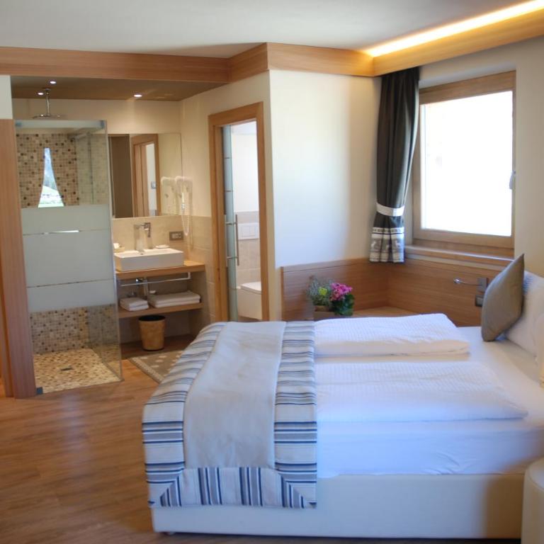 Hotel Bondi - Quadruple Room with Balcony - 1